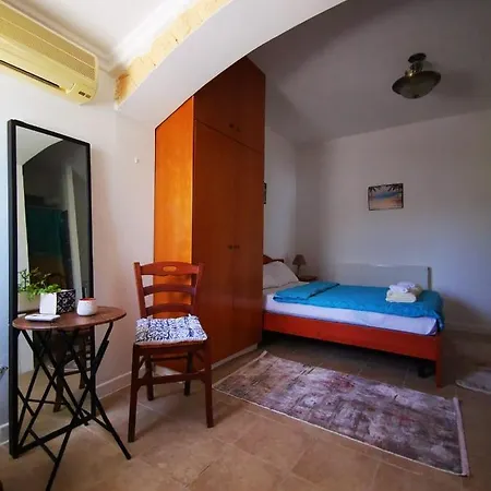 The Stone House By The Beach بيت للعطل