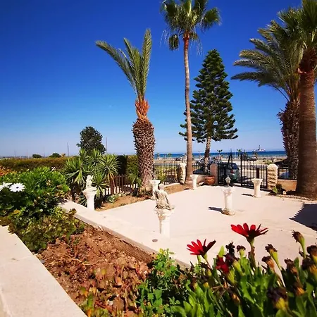 The Stone House By The Beach Holiday home