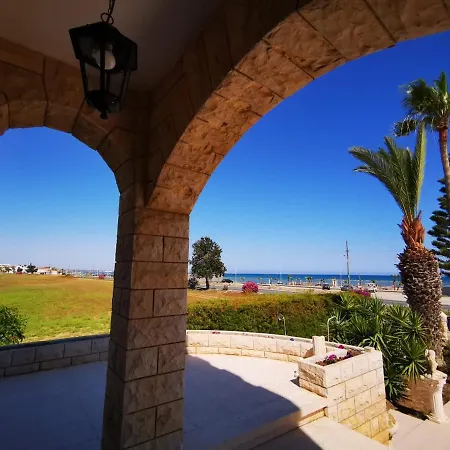 The Stone House By The Beach Дом отдыха Вороклини