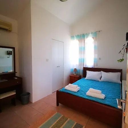 The Stone House By The Beach Дом отдыха *